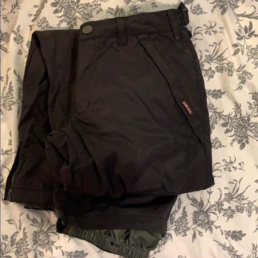 Volcom women’s black size m snow pants